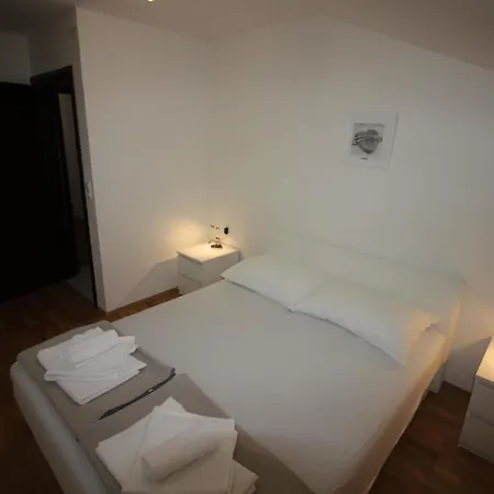 Fuer 7 Personen Und 1 Kind In Novi Vinodolski, Kvarner Bucht Crikvenica Und Umgebung Apartment *