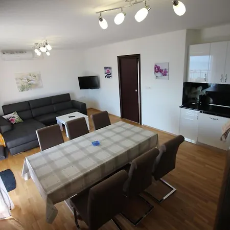 Fuer 7 Personen Und 1 Kind In Novi Vinodolski, Kvarner Bucht Crikvenica Und Umgebung Apartment Novi Vinodolski