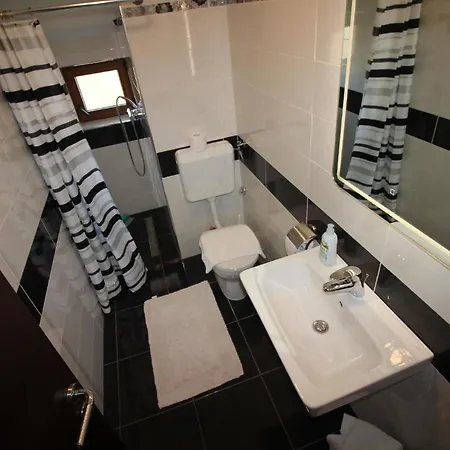 Apartment Fuer 7 Personen Und 1 Kind In Novi Vinodolski, Kvarner Bucht Crikvenica Und Umgebung *