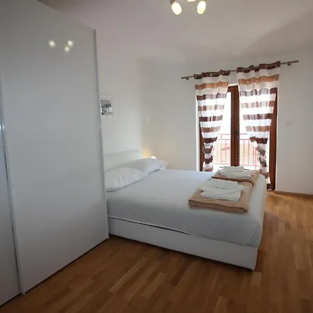 Fuer 7 Personen Und 1 Kind In Novi Vinodolski, Kvarner Bucht Crikvenica Und Umgebung * Novi Vinodolski